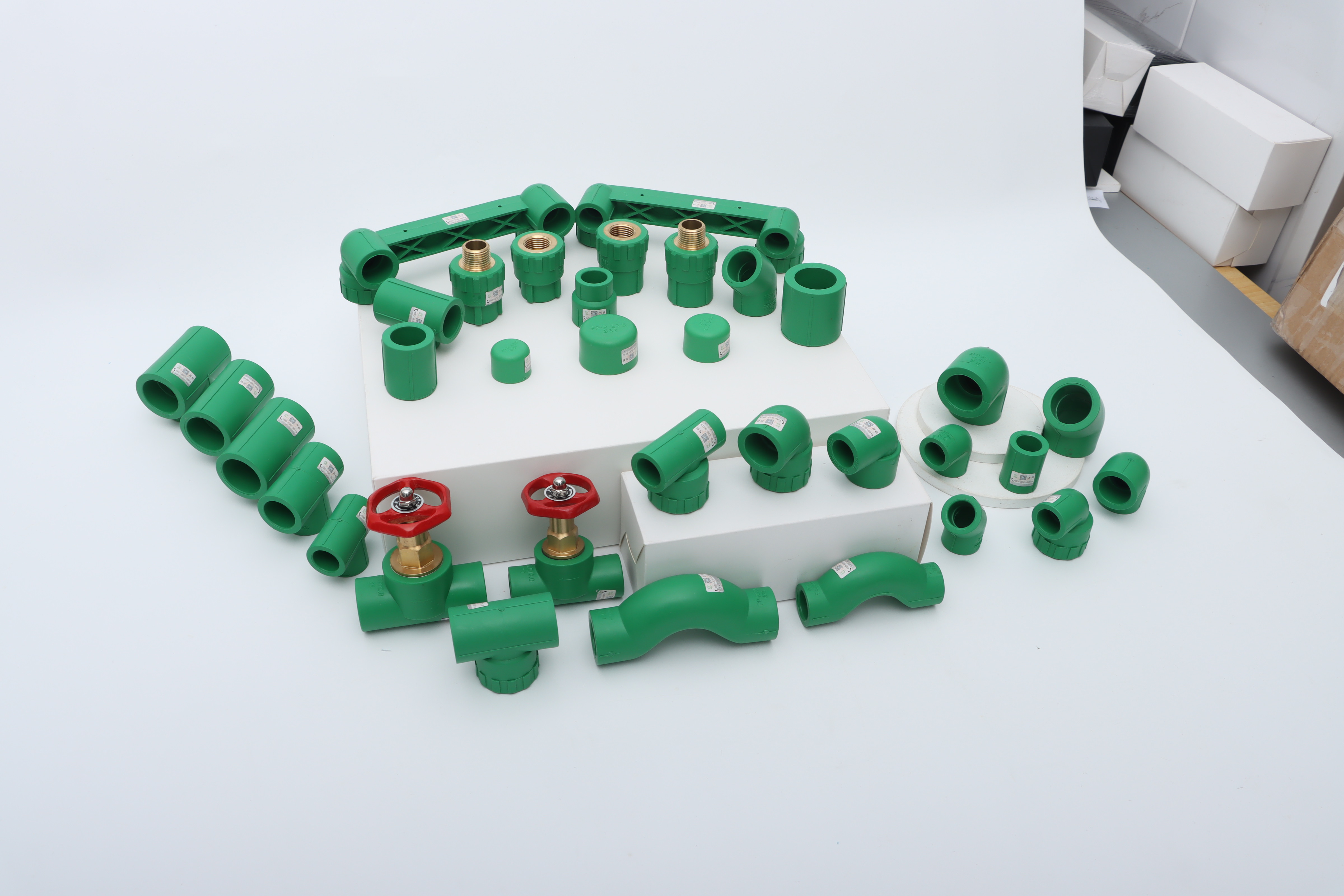 Factory Wholesale High Quality Custom Size Manual Adjustment Green Plastic PPR Stop Valve