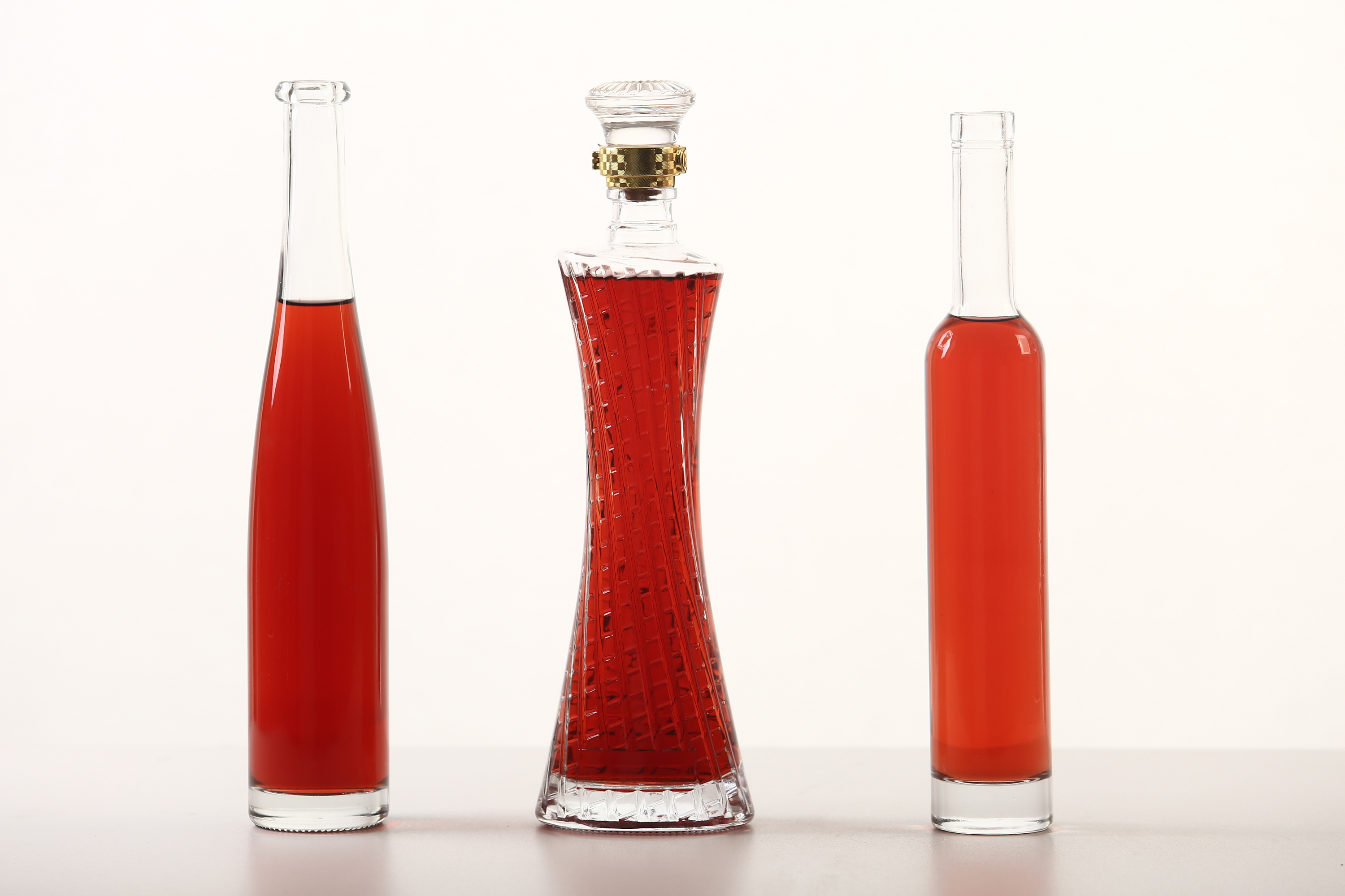 Custom liquor glass bottle with T cork lid 500ml 375ml for Vodka Whiskey bottles