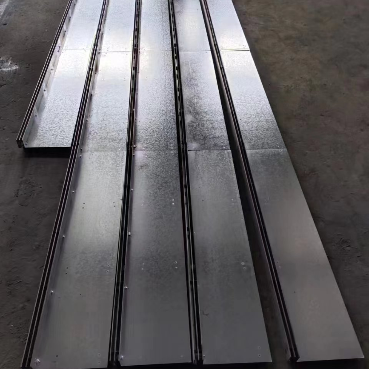 Prefabricated resin gutter cover Stainless steel linear drainage system Curved invisible sink cover Slit cover plate