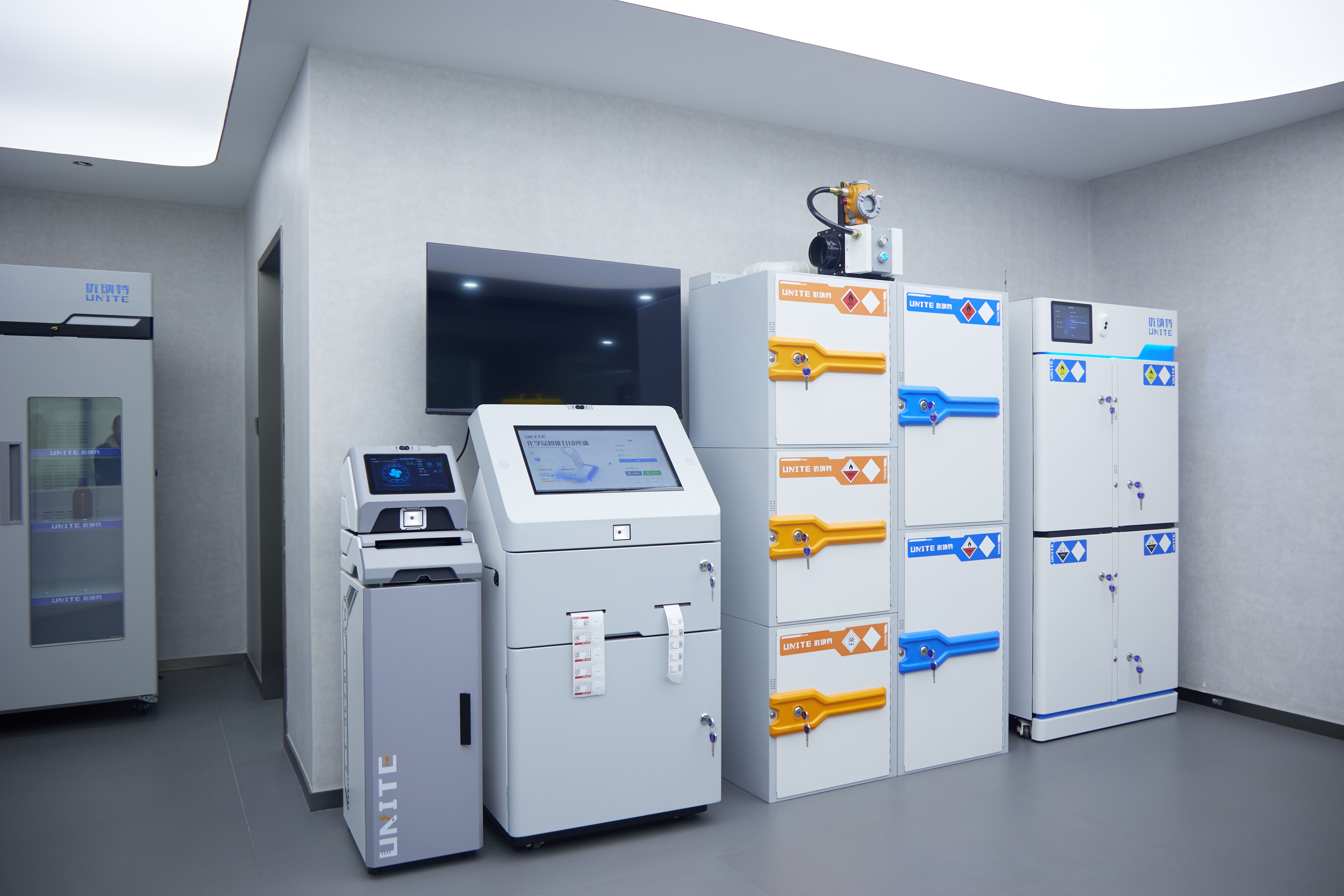 Unite Usample RZ600 Combined Matrix IOT Cabinet For Hazardous Chemicals storage of 40 bottles of 500ml reagent