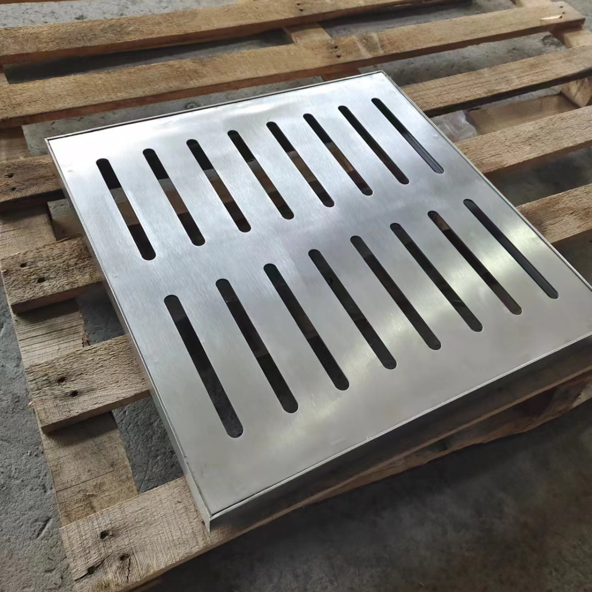 Stainless steel rain grate Stainless steel manhole cover Gutter cover Kitchen drain Manhole cover
