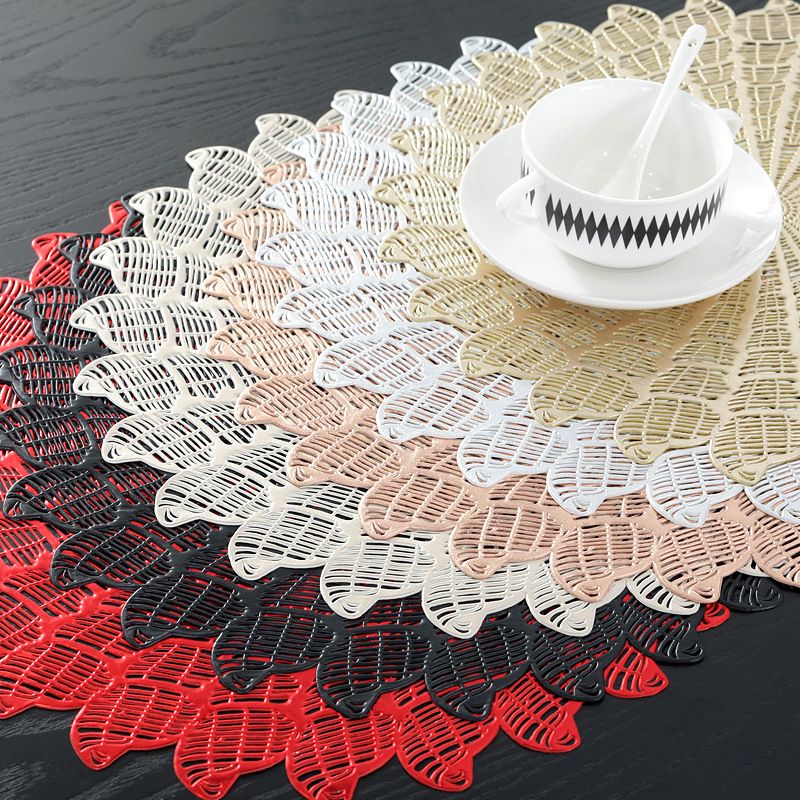 Manufacturer's spot PVC conch round hot stamping hollow insulated washable table mat