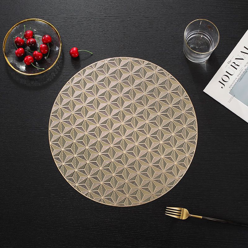 Luxury PVC meal mats in various colors and sizes, circular meal mats