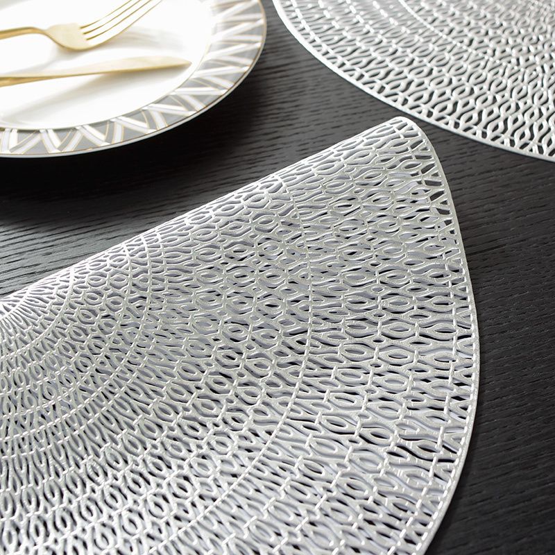 In Stock European-style Concentric Circles Coaster Hollow Out Placemats Heat Insulation Table PVC Mats