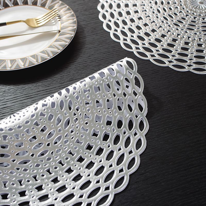 Factory Direct Sell Wholesale Hollow Feather Luxury Washable PVC Round Placemats