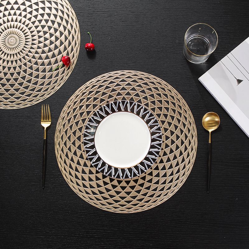 Wholesale PVC Pressed Vinyl Metallic Placemats Cutwork Decorative Dinning Table Mats