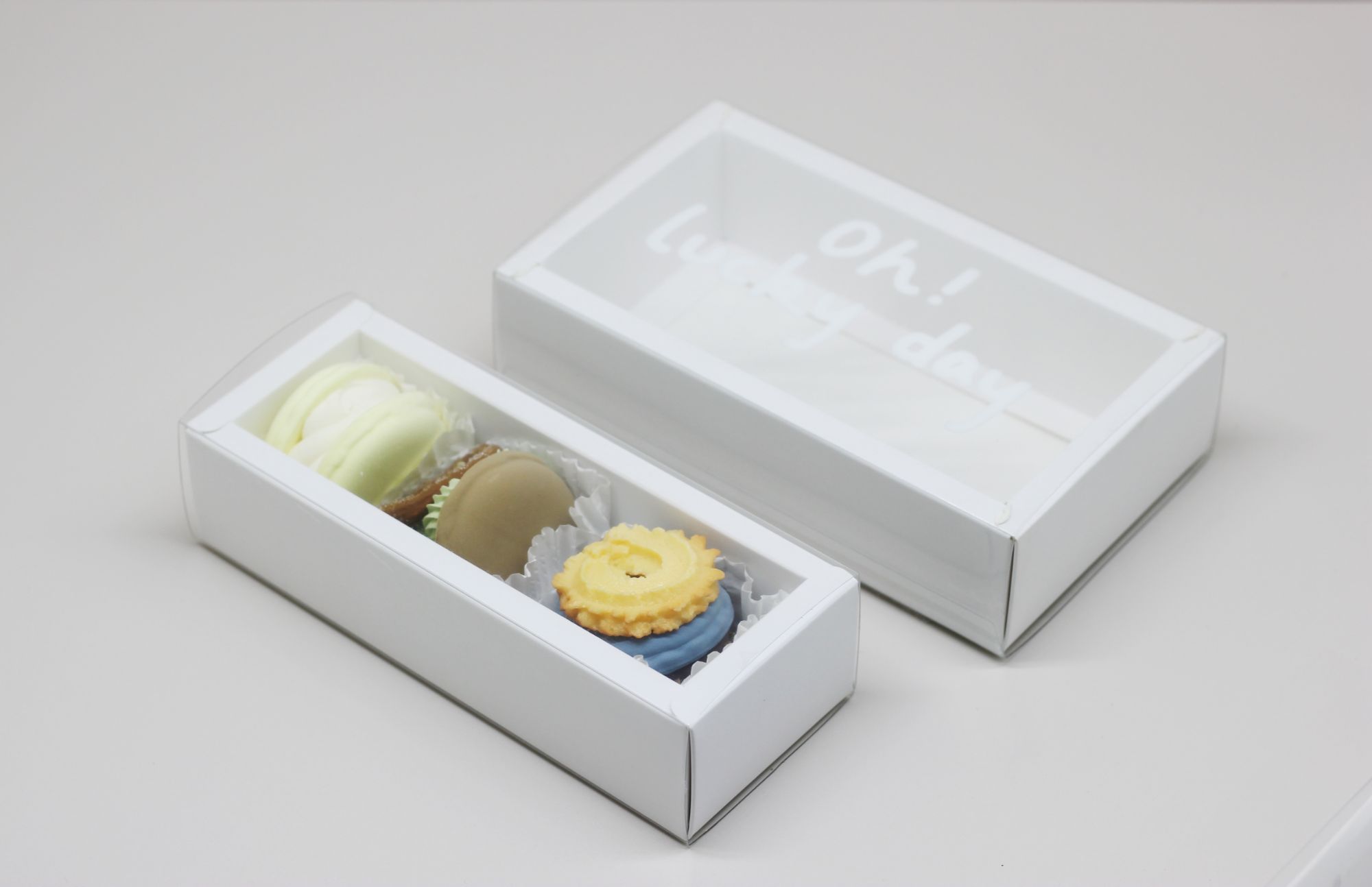 Macaron Box Sweet Gift Box Paper Box with clear Lid in color White