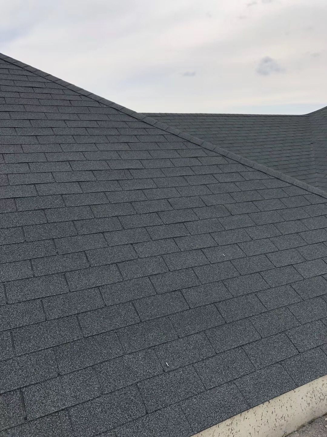 Philippines popular light weight Asphalt Roofing Roof Shingles Single Layer for Villa household roofing