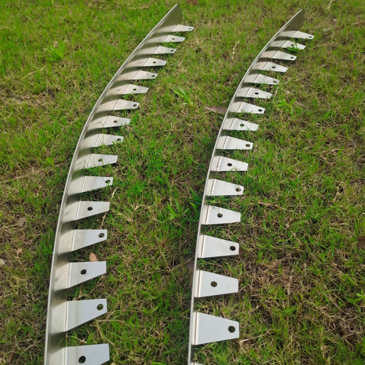 Stainless steel grass stone isolation belt Closing strip retaining plate Garden bed perimeter