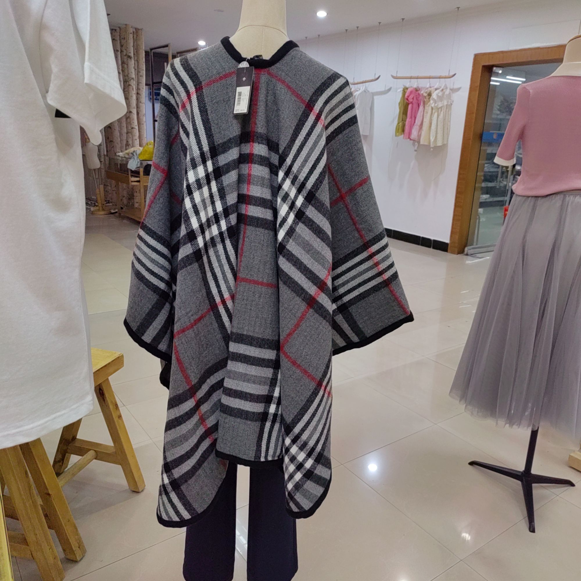 Autumn and winter Europe and the United States fashion new English plaid shawl thick warm scarf multi-purpose shawl cape