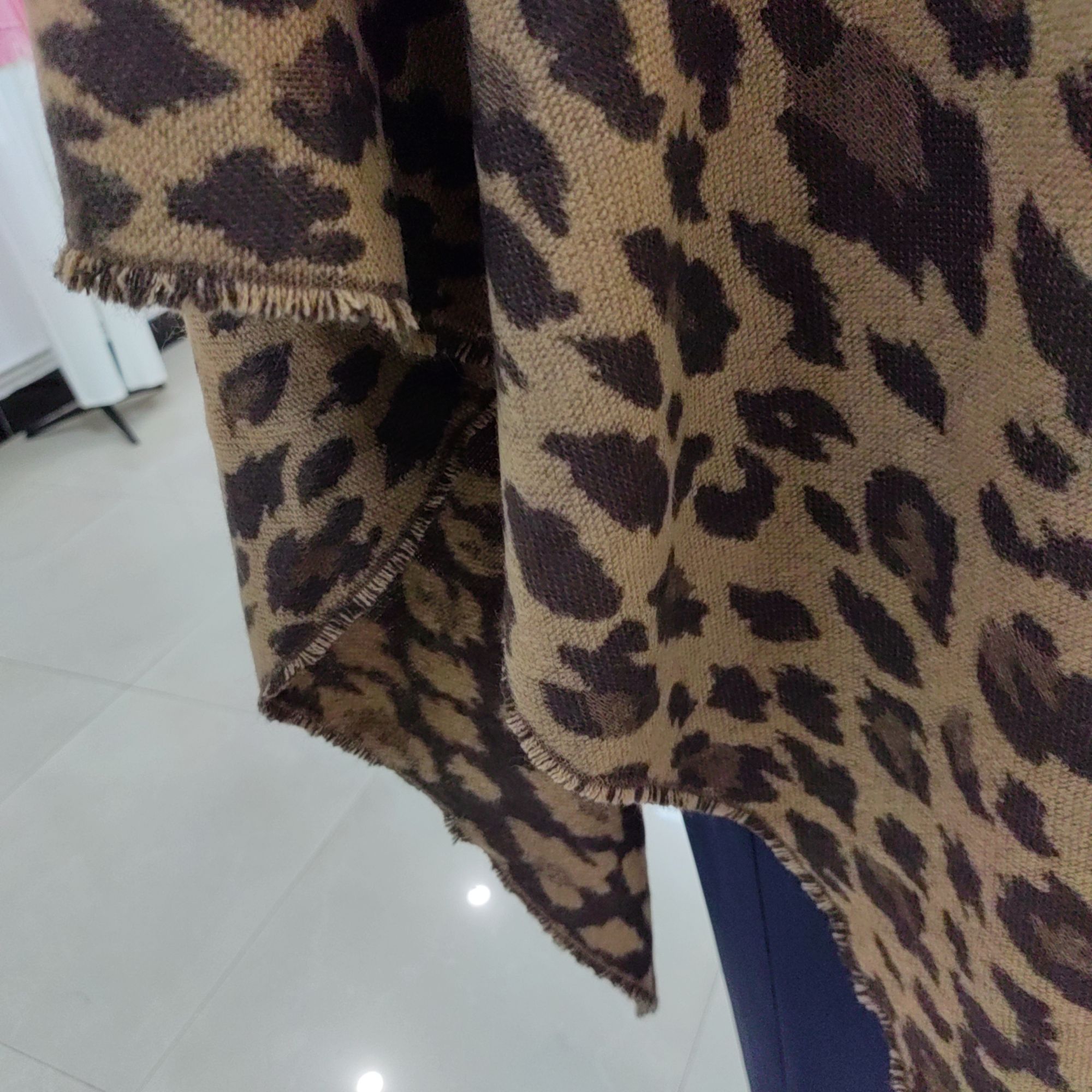 New travel lady leopard print tassel cape Travel photo scarf cape Prairie cape