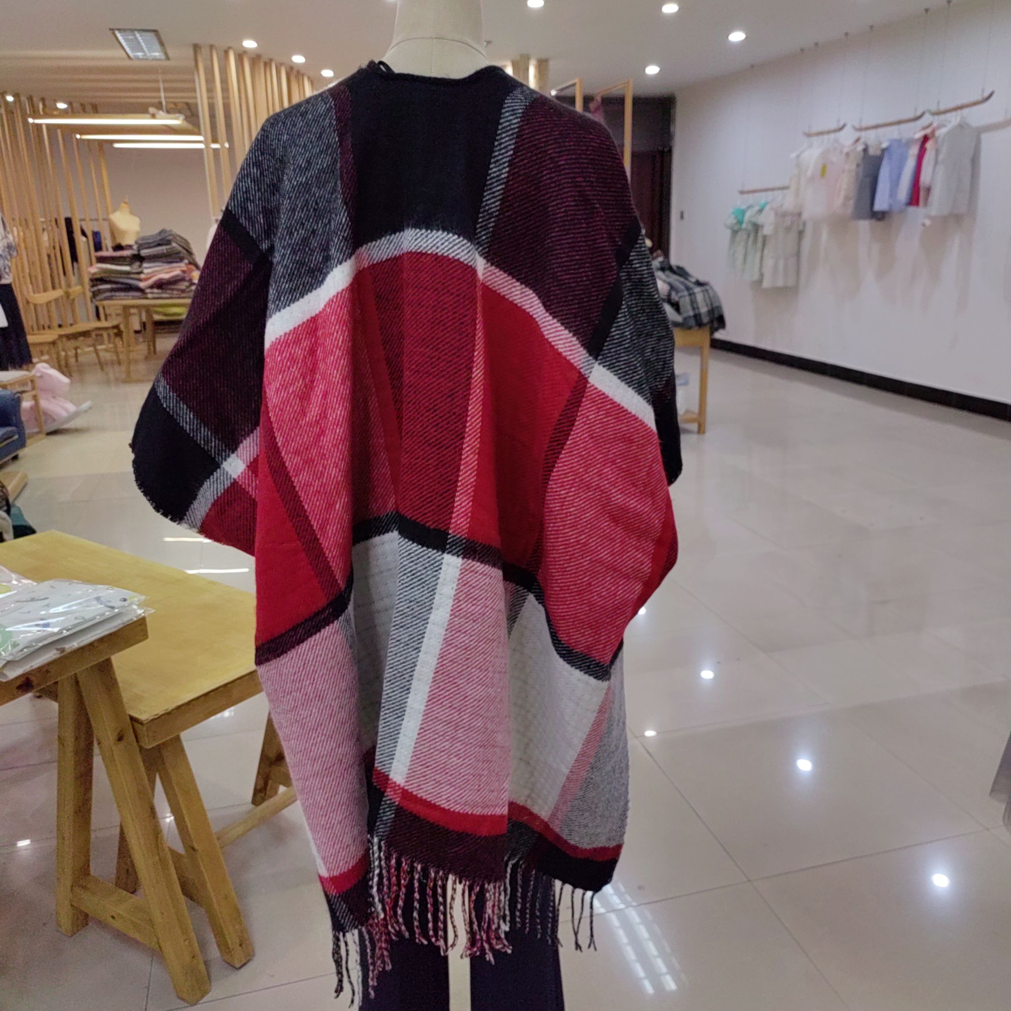 Ethnic cape Female autumn winter thickened cape coat travel photo air-conditioned room split cape