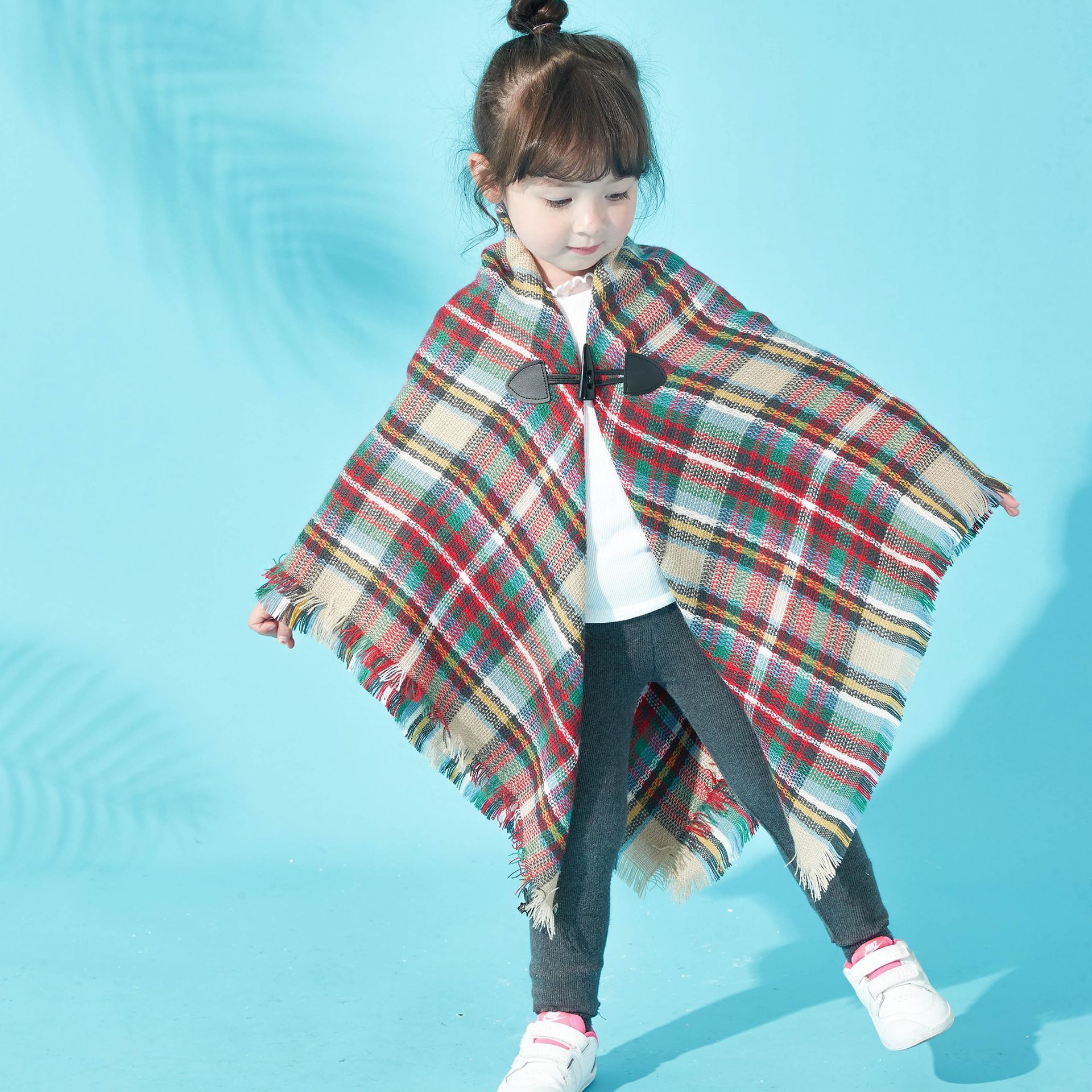 Hot European and American autumn and winter new parent-child horn buckle plaid cape cape