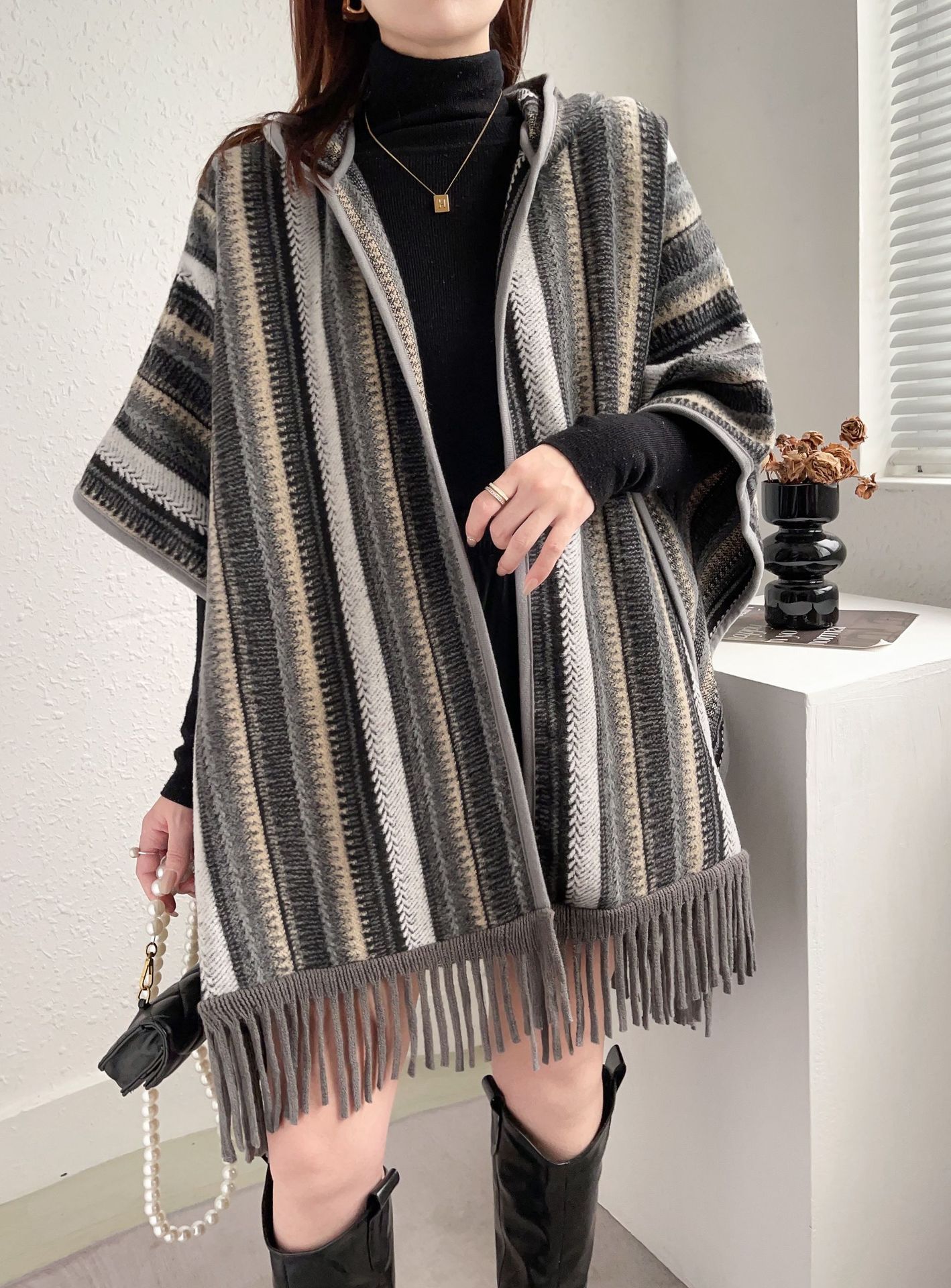 Ethnic style shawls Travel wear a hooded cape coat Spring scarf women Yunnan outside with a thick blanket cape