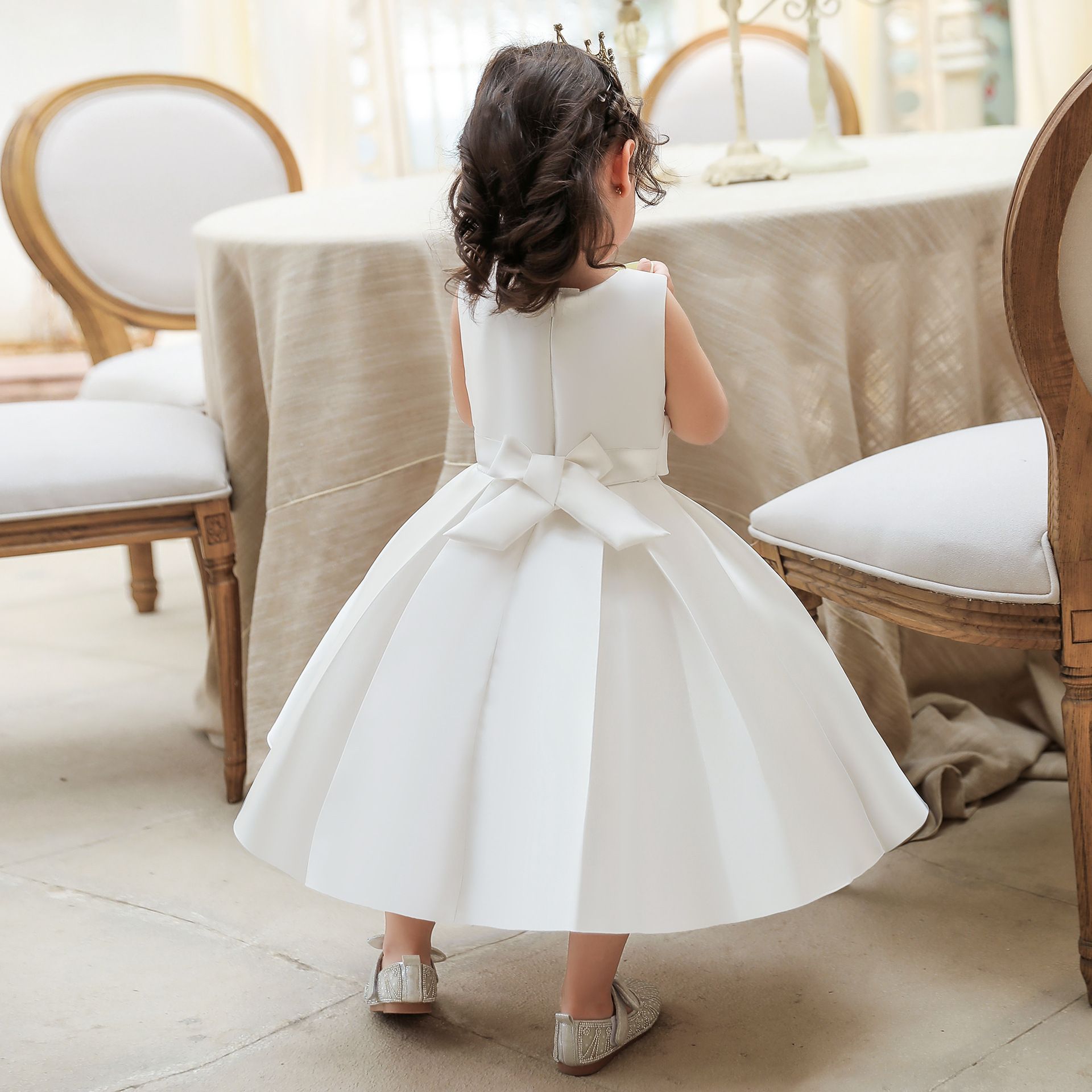 Elegant Princess Dress with Puffy Sleeves and Large Bowknot Perfect for Weddings, Performances, and Fashion Shows for Kids