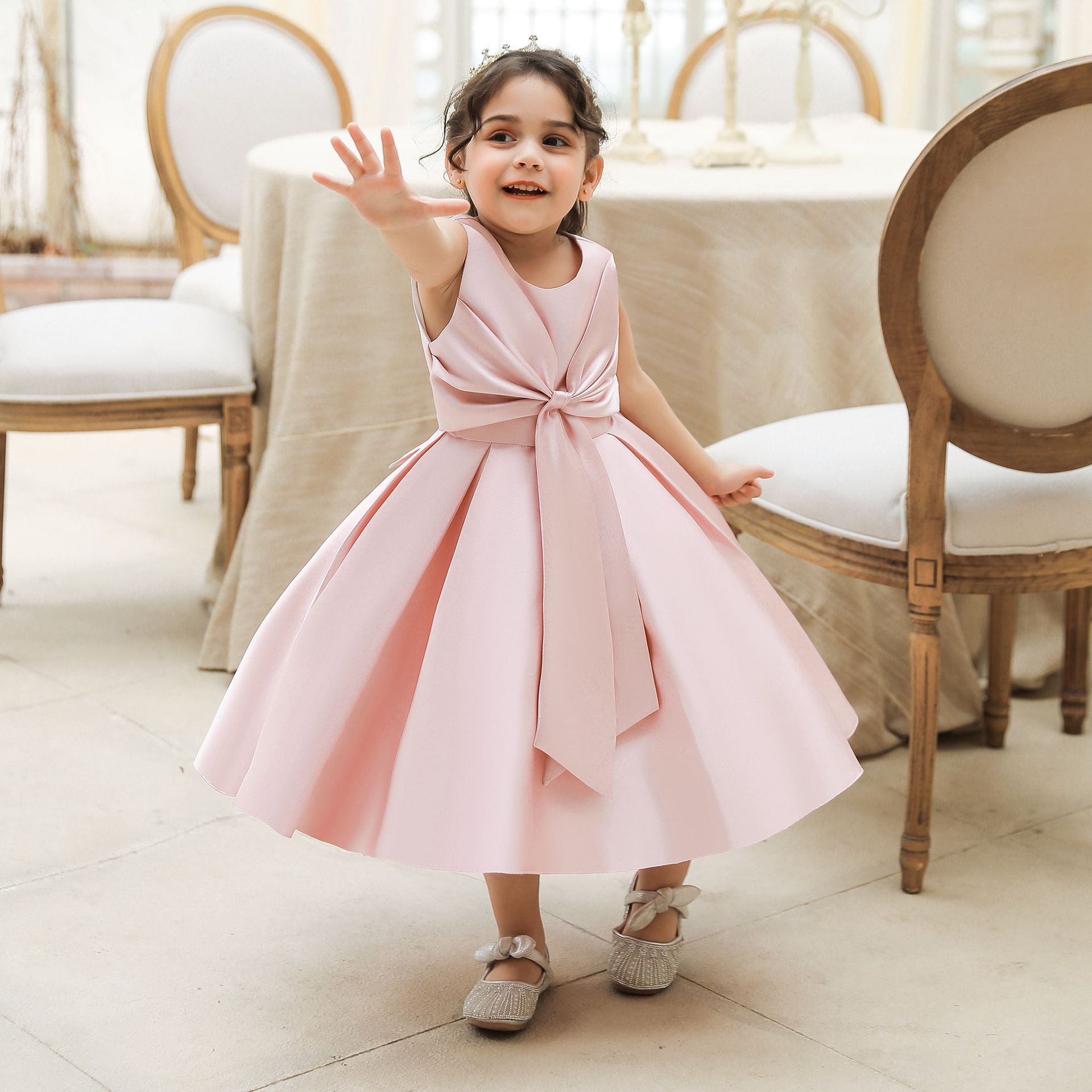 Elegant Princess Dress with Puffy Sleeves and Large Bowknot Perfect for Weddings, Performances, and Fashion Shows for Kids