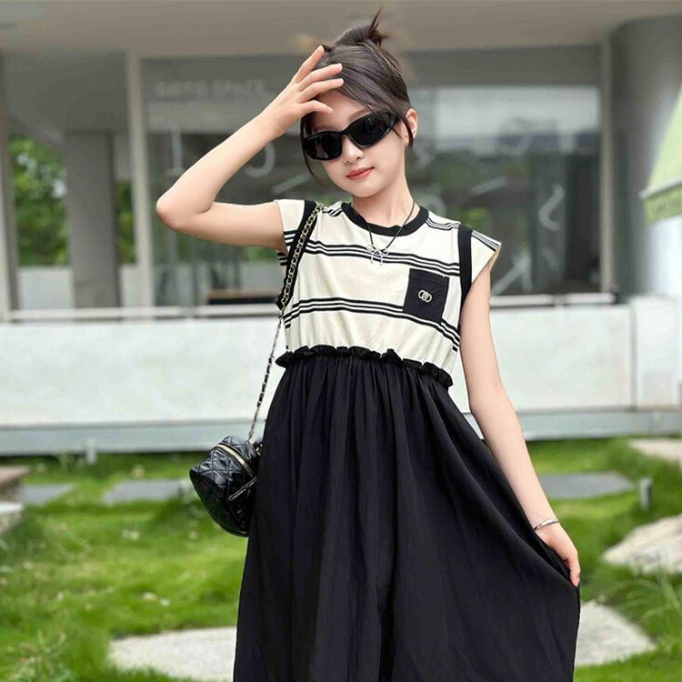 Trendy Striped Sleeveless Dress for Girls - Fashionable Black and White Casual Outfit, Kids Clothing