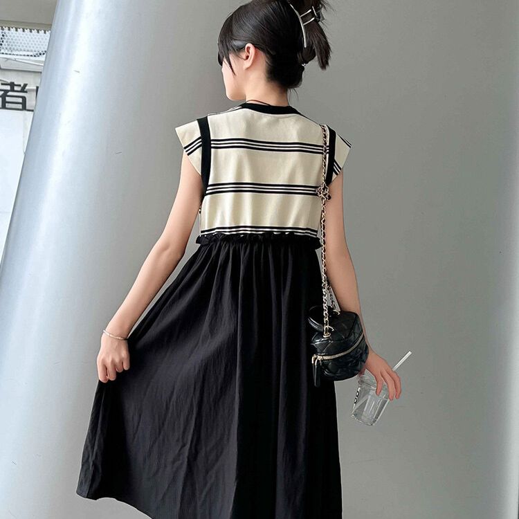 Trendy Striped Sleeveless Dress for Girls - Fashionable Black and White Casual Outfit, Kids Clothing