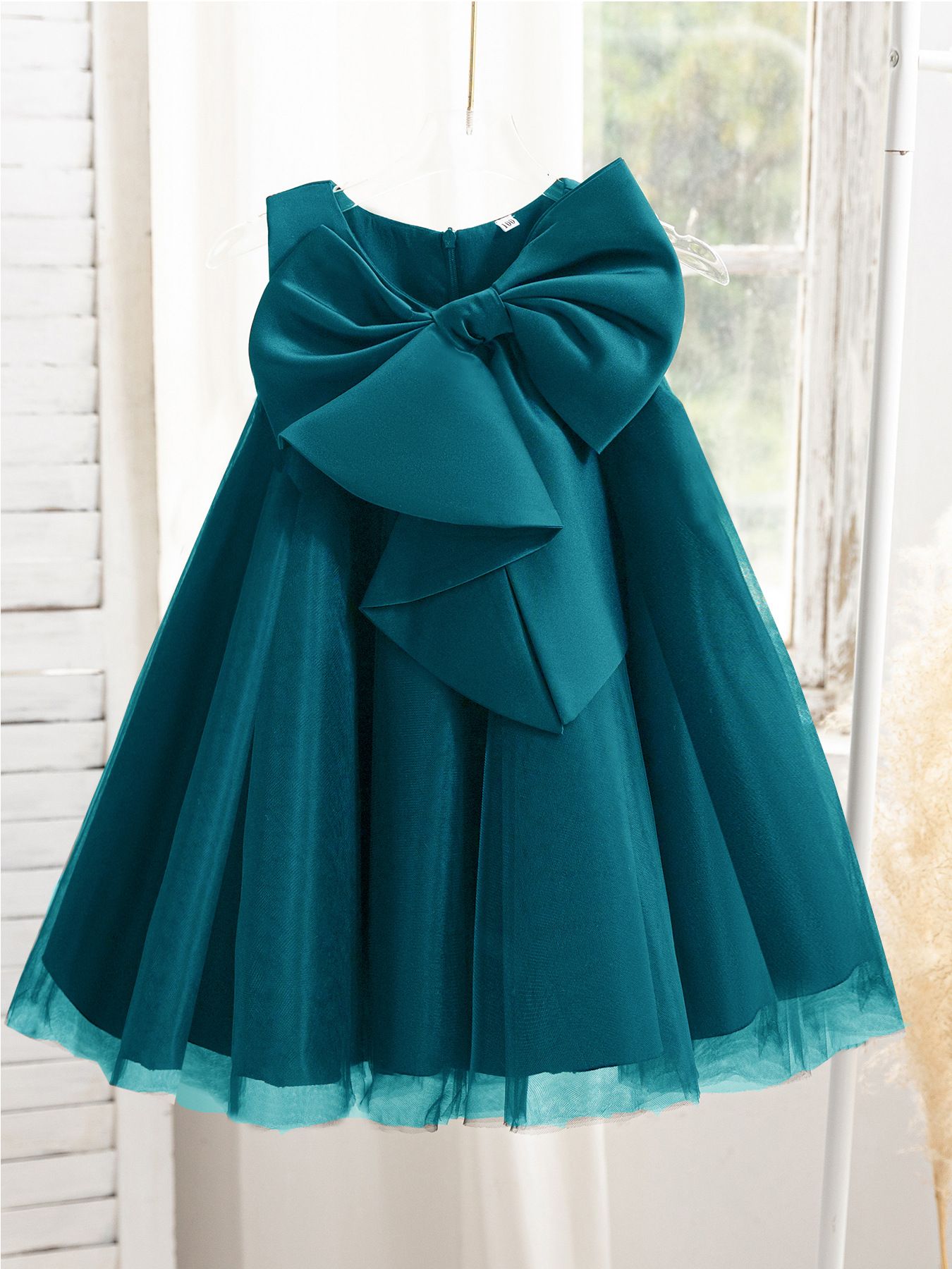 Exclusive cross-border princess dresses, elegant girls' tutus, high-end performance and bow party dresses