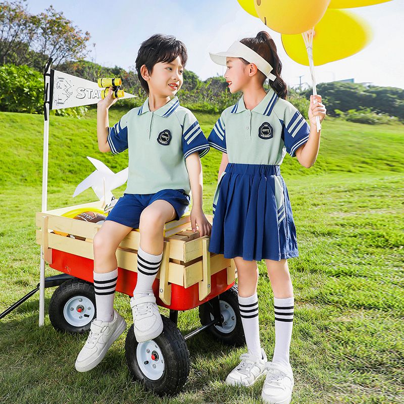 Primary school students in summer pure cotton stripes matching and customized badge school uniform short sleeves