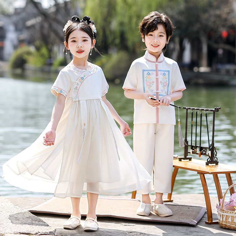 Children's ancient Hanfu Chinese style national summer kindergarten class service performance