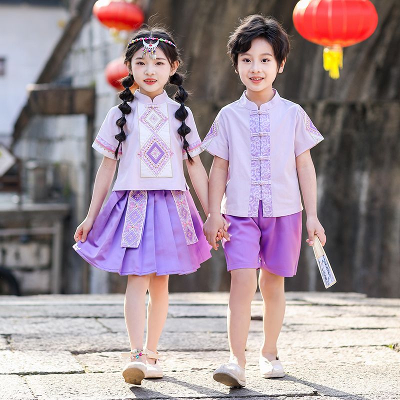 Children's ancient Hanfu Chinese -style national summer elementary school students performed in the fourth grade