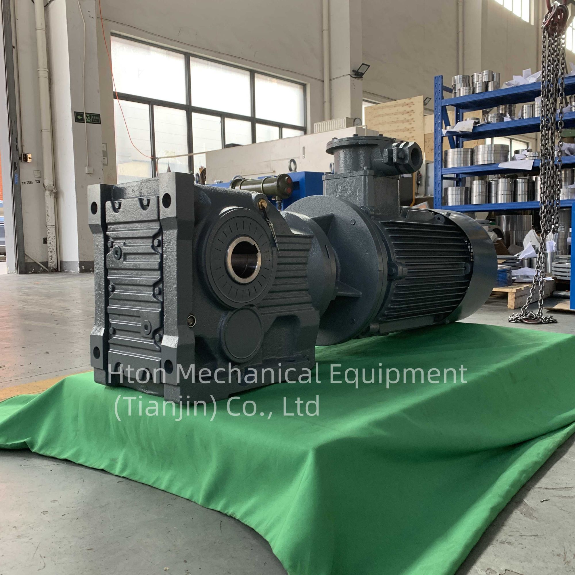 R Series Helical Geared Reducer Helical Gearmotor 12v Dc Motor With Gearbox Transfer Case Gearbox Gear-Box