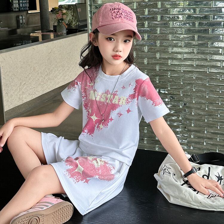 Girls' Casual Summer Outfit Star Printed Short Sleeve Top and Shorts Set Trendy Activewear for Kids