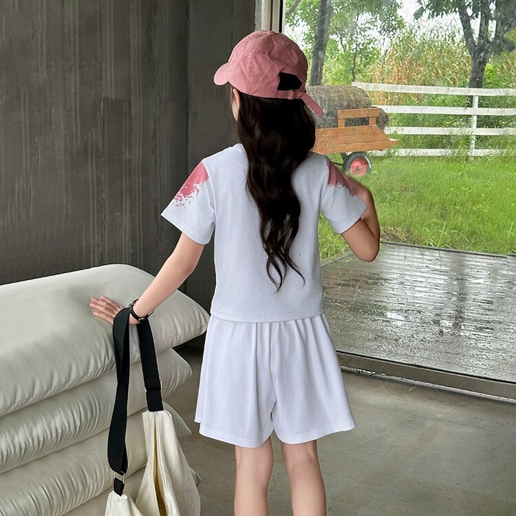 Girls' Casual Summer Outfit Star Printed Short Sleeve Top and Shorts Set Trendy Activewear for Kids