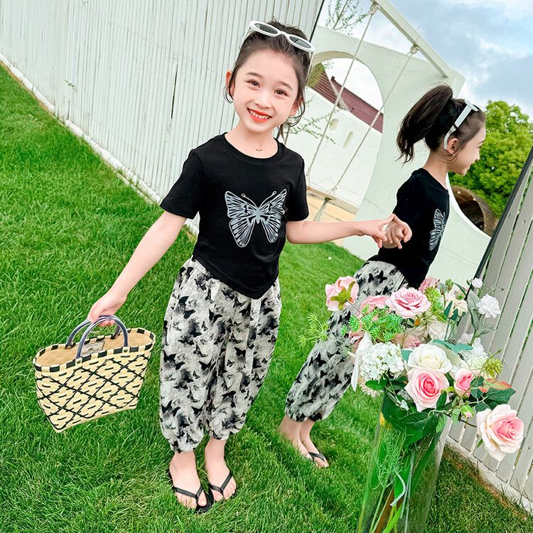 Girls' Butterfly Print Summer Outfit - Short Sleeve Top and Wide-Leg Pants Set - Trendy and Comfortable Casual Wear