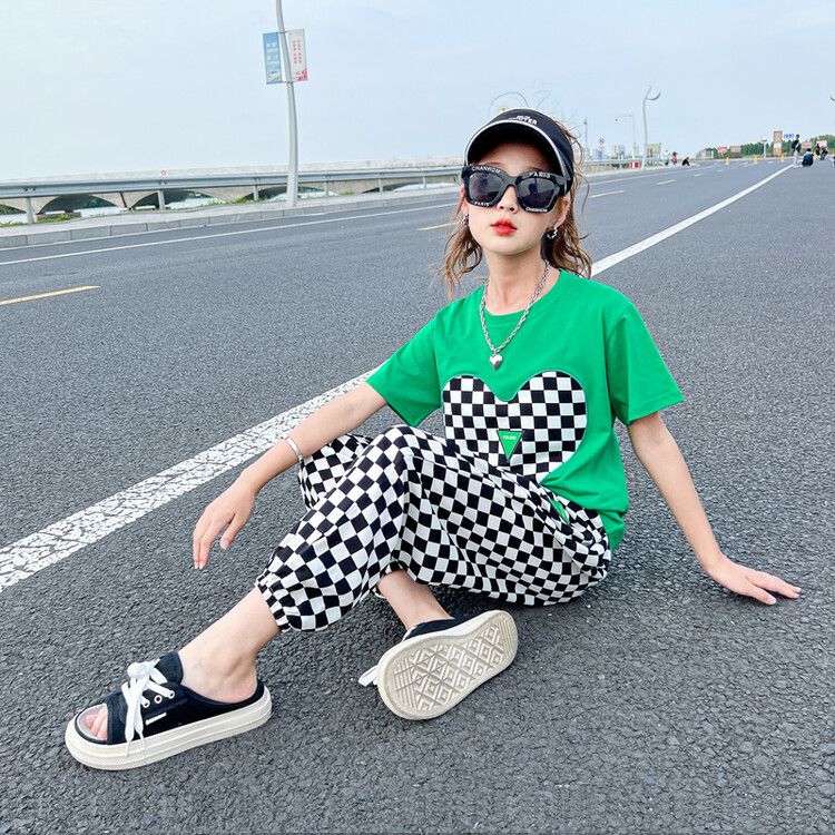 Girls' Fashion Outfit Set - Checkered Print Sport Pants and Heart Print T-Shirt, Comfortable and Trendy, Perfect for Casual Wear