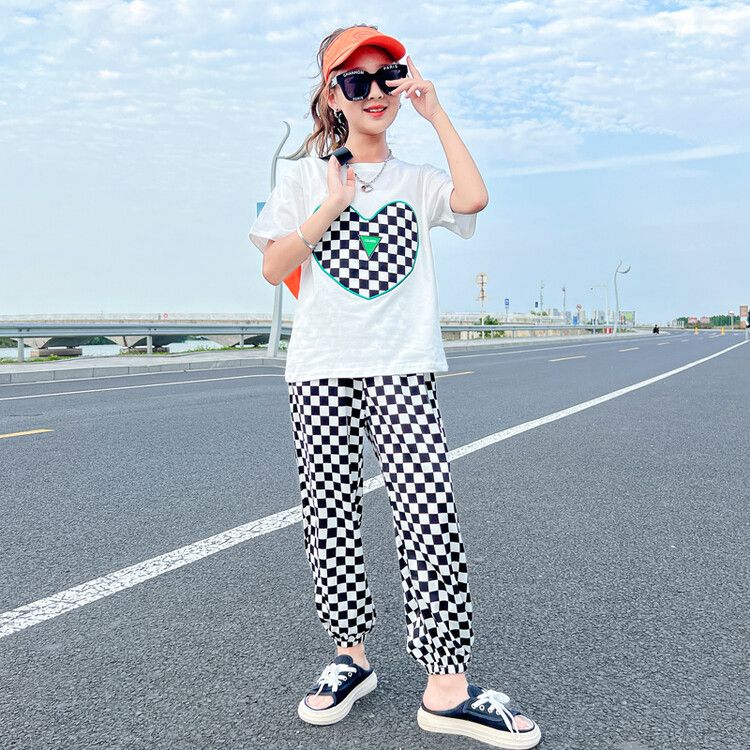 Girls' Fashion Outfit Set - Checkered Print Sport Pants and Heart Print T-Shirt, Comfortable and Trendy, Perfect for Casual Wear