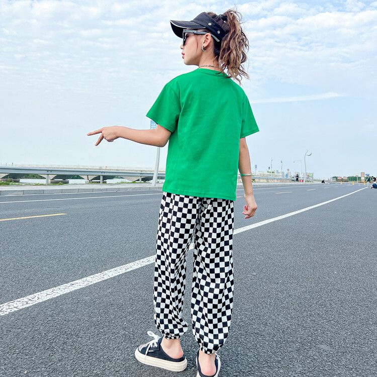 Girls' Fashion Outfit Set - Checkered Print Sport Pants and Heart Print T-Shirt, Comfortable and Trendy, Perfect for Casual Wear