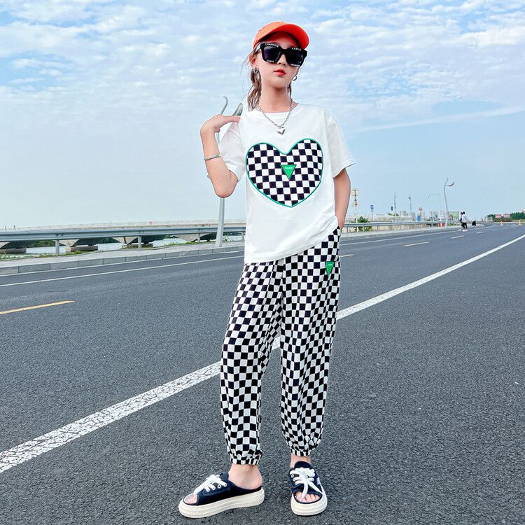 Girls' Fashion Outfit Set - Checkered Print Sport Pants and Heart Print T-Shirt, Comfortable and Trendy, Perfect for Casual Wear