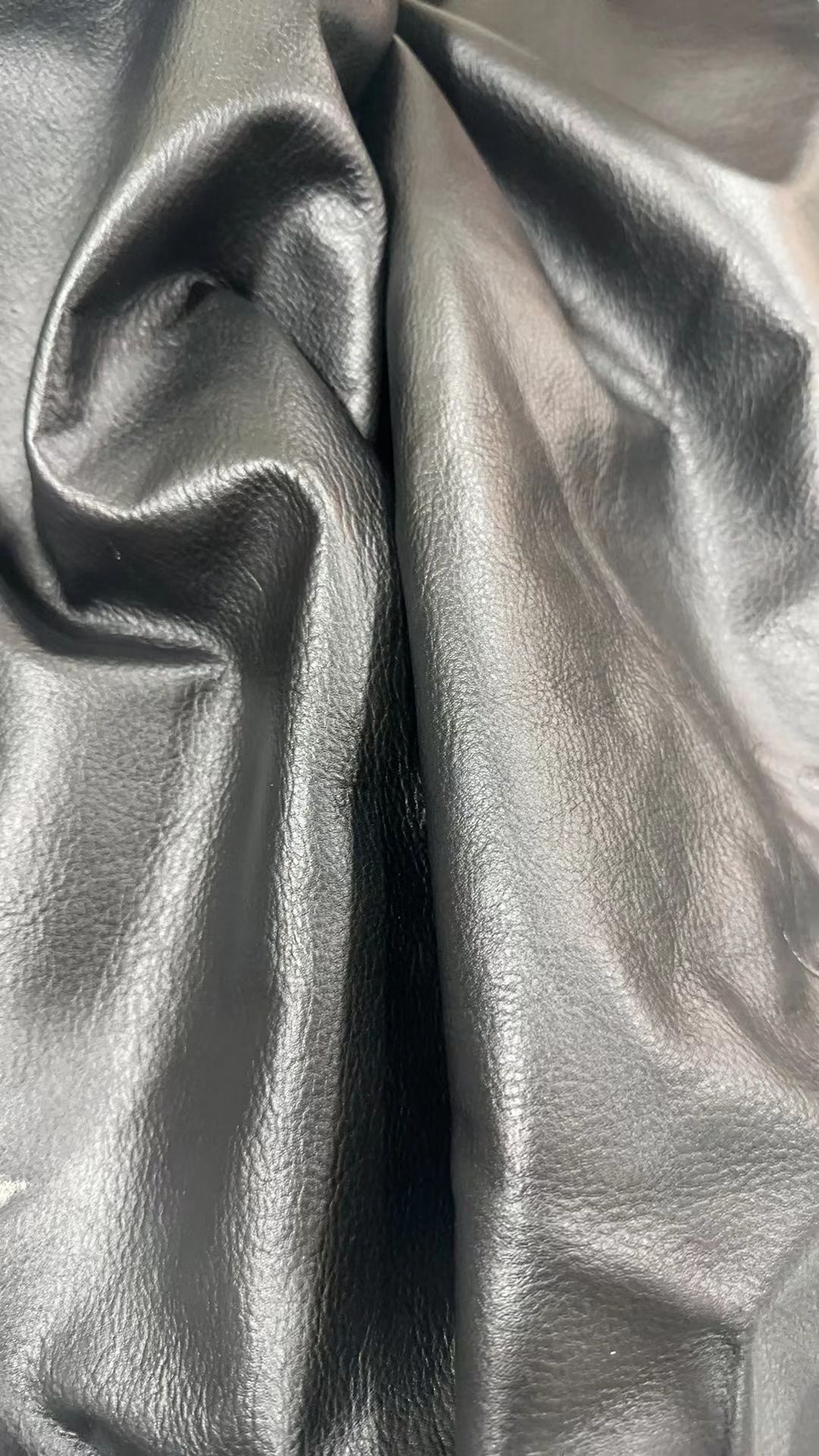 COWHIDE Embossed two-tone cowhide