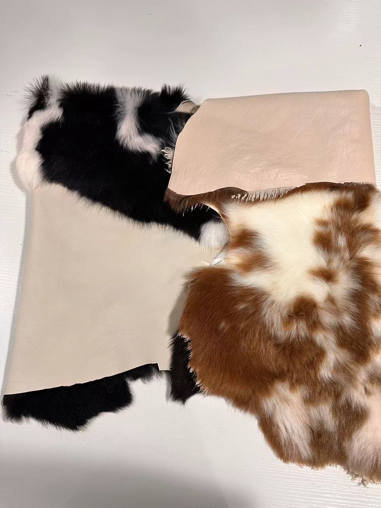 FUR TOSCANA sheep skin smooth coated skin straight hair Multicoloured fur