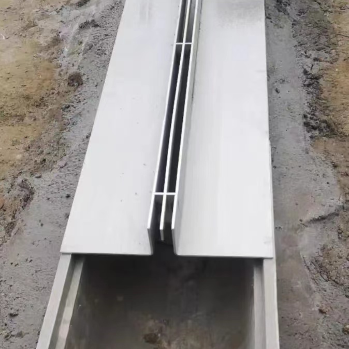 Stainless steel finished linear gutter cover Resin U-shaped trench cover