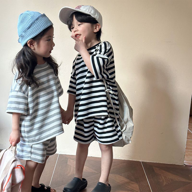 Children's summer sports suit with girls' stylish stripes 2024 new summer casual boys' short sleeved baby clothes