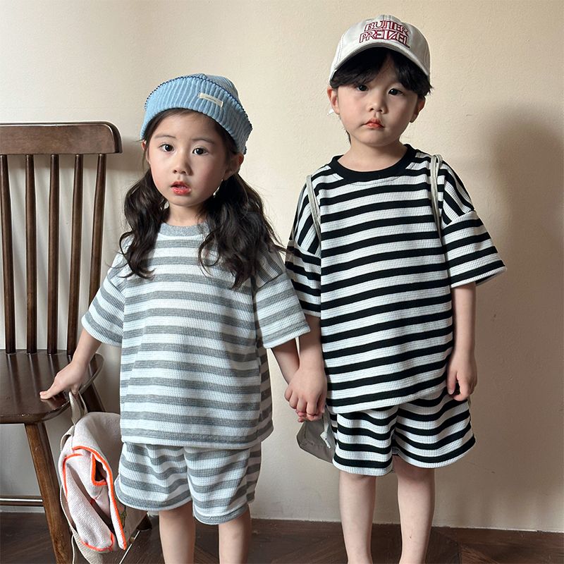 Children's summer sports suit with girls' stylish stripes 2024 new summer casual boys' short sleeved baby clothes