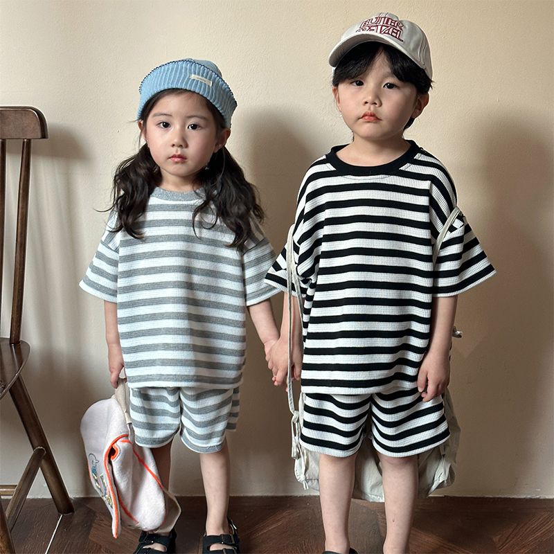 Children's summer sports suit with girls' stylish stripes 2024 new summer casual boys' short sleeved baby clothes