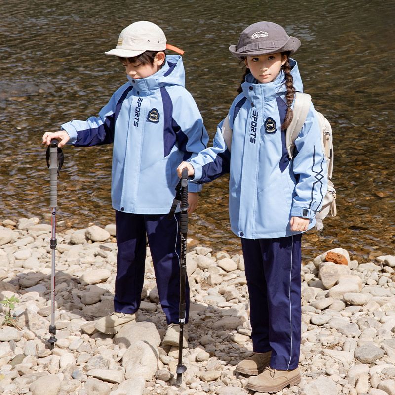 The uniform expenses of elementary school students include the four -piece internal three -piece children's class clothing fourt