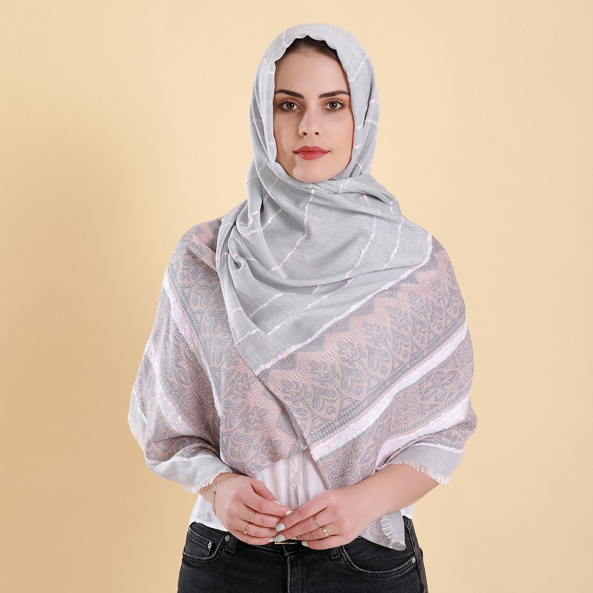 2024 new cotton jacquard colored dot scarf in the Middle East Muslim headscarf spot