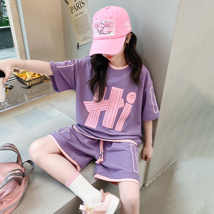 Trendy Girls' Summer Two-Piece Set Graphic Short-Sleeve T-Shirt and Shorts Outfit in Pink and Purple