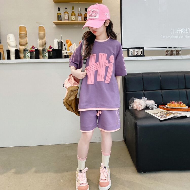 Trendy Girls' Summer Two-Piece Set Graphic Short-Sleeve T-Shirt and Shorts Outfit in Pink and Purple