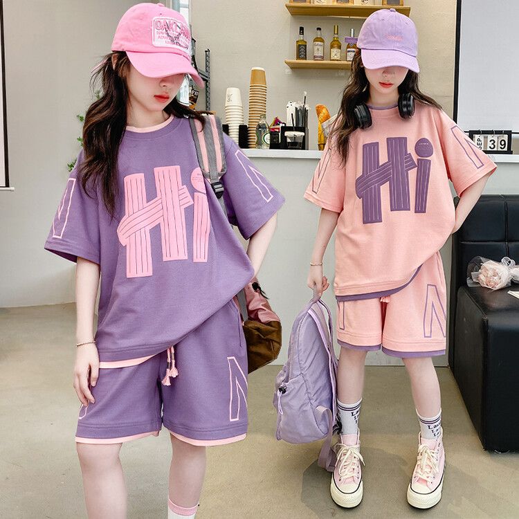 Trendy Girls' Summer Two-Piece Set Graphic Short-Sleeve T-Shirt and Shorts Outfit in Pink and Purple