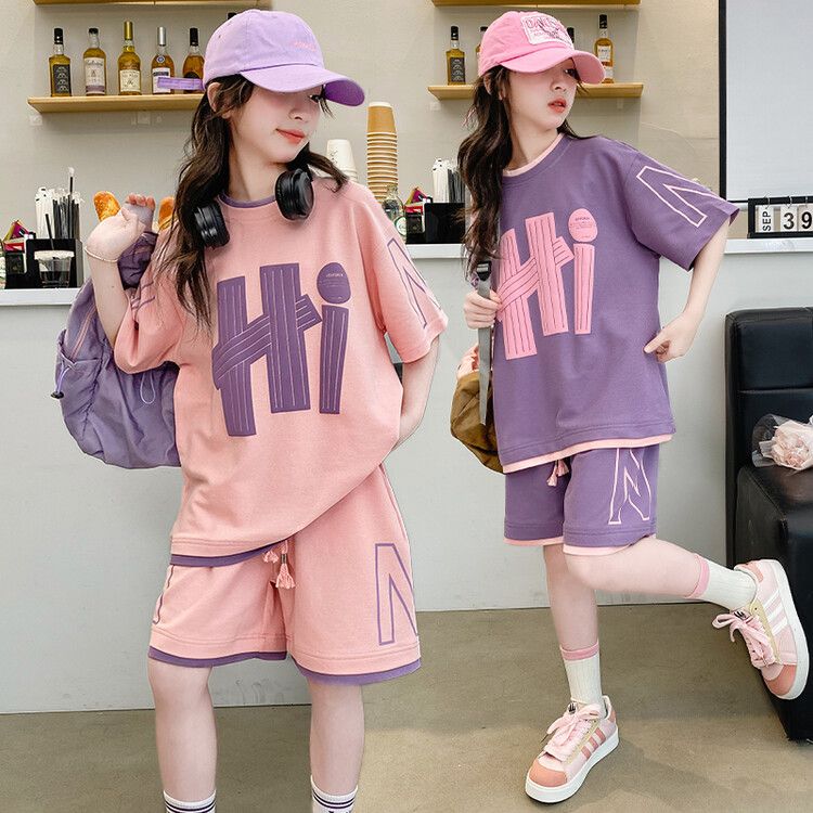 Trendy Girls' Summer Two-Piece Set Graphic Short-Sleeve T-Shirt and Shorts Outfit in Pink and Purple