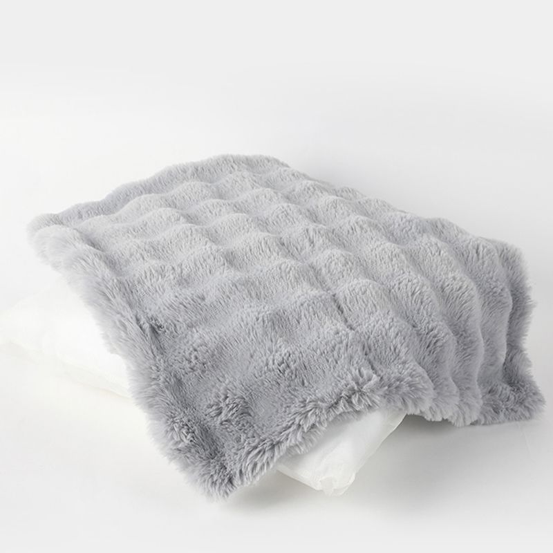 Elegant Plush Throw Pillows - Fluffy and Comfy Decorative Cushions for Home and Office