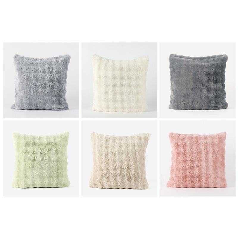 Elegant Plush Throw Pillows - Fluffy and Comfy Decorative Cushions for Home and Office