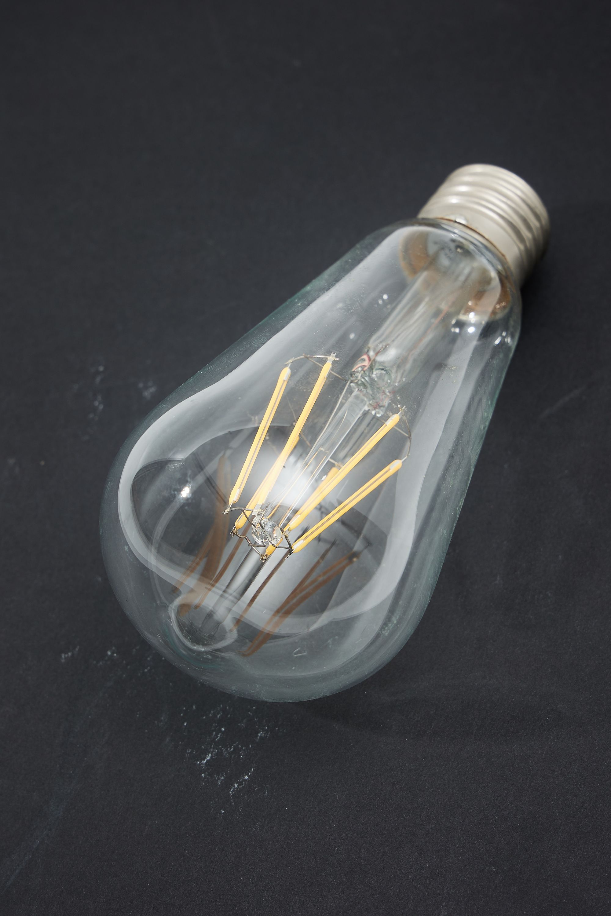 The LED Bulb That Brings You Light Vintage Style Edison E26 E27 B22 4w Warm White A19 LED Filament Bulb