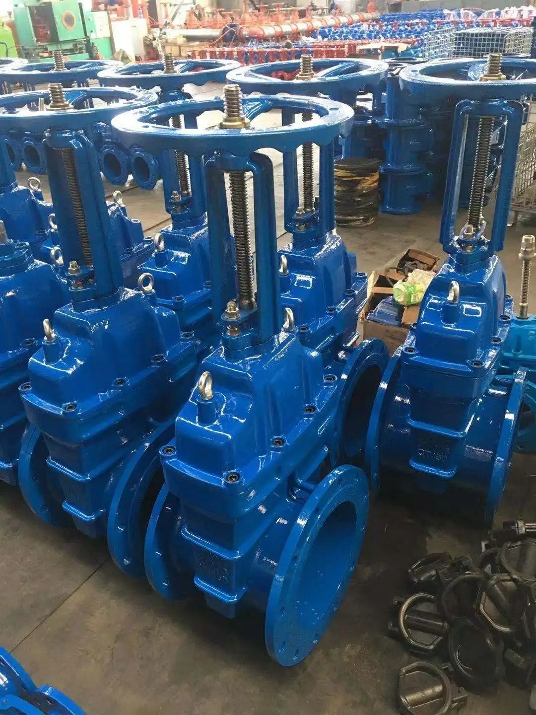 Soft sealed gate valve